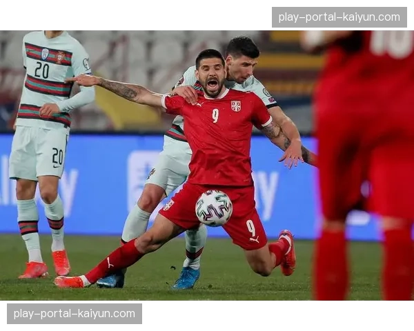 战术分析：为何塞尔维亚在领先后依然保持高强度的前场压迫以寻求转换机会